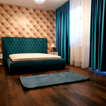 Aristocrat Central-2