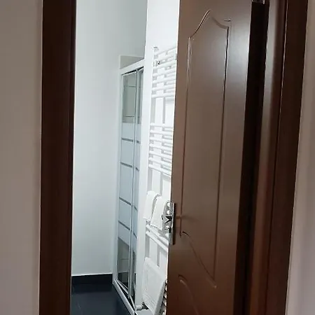 Madalina-3