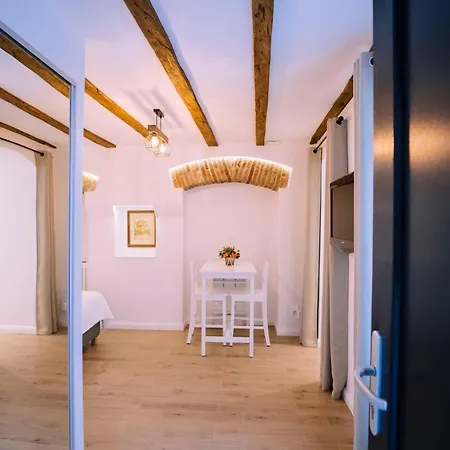 Chic Central Studio-2