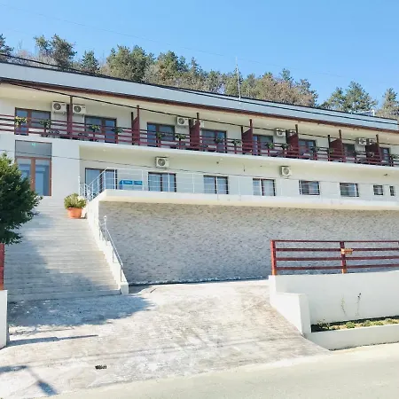 Pensiunea Rozelor-2