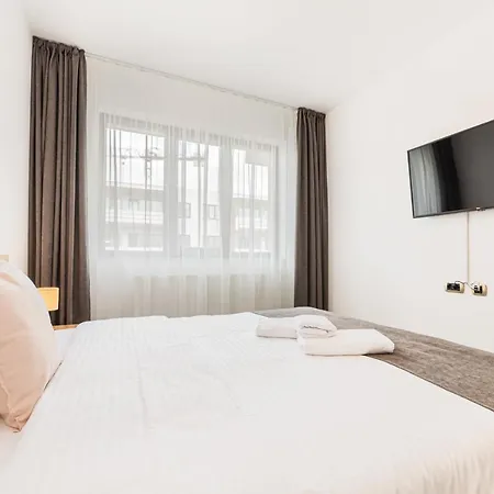 Isaran 2D3E Apartment Brasov-2