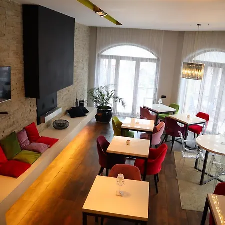 Chambers'N Charm Boutique Hotel-2