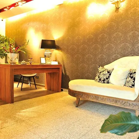 Chambers'N Charm Boutique Hotel-3