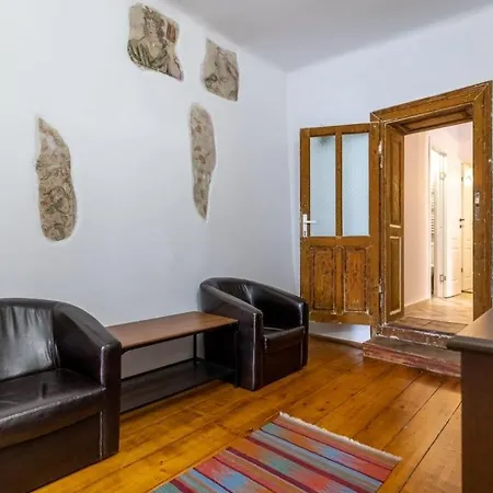 Conrad Haas Apartment-2