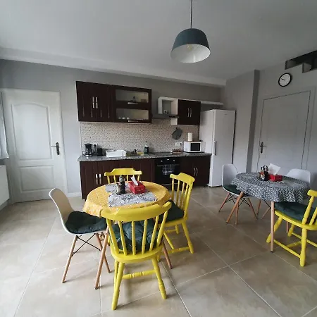 Edith'S House-2