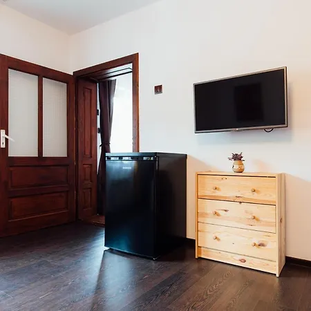 Szitas Rooms-3