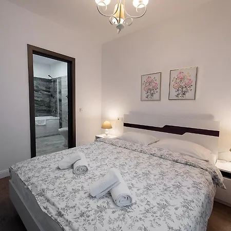 Tonitza Apartments-2