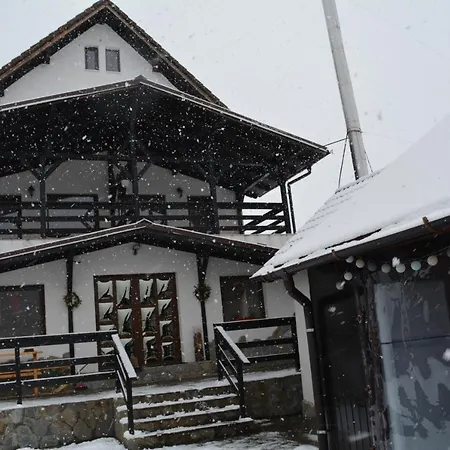 Casa Hoinarilor-2
