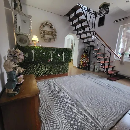 House Of Julia-2