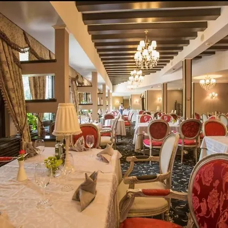 Apartment 901 Aparthotel Alpin Poiana Brasov-3