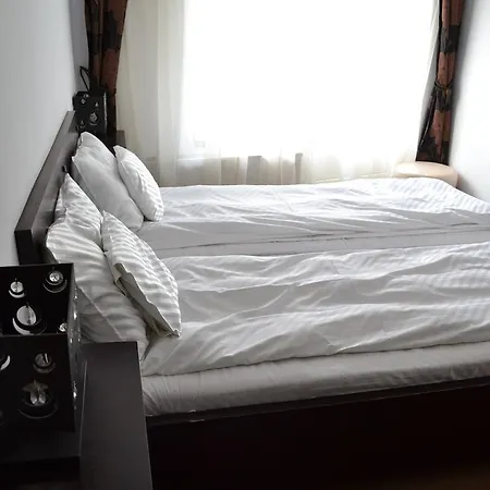 Chic City Rooms-3