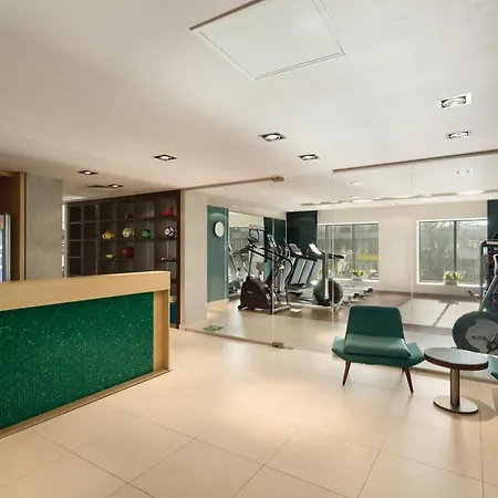 Hotel Ramada Pitesti-3