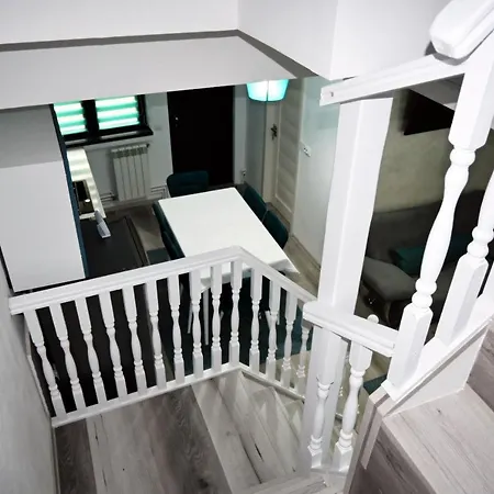 Avi Recharge Spot-3