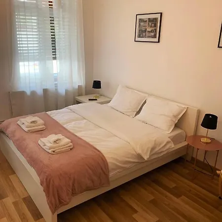 Apartament Plopilor Studios-3