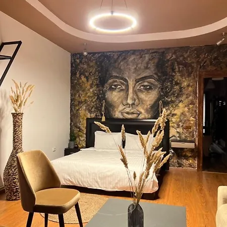 Artist Apartment-3