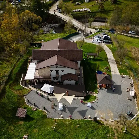 Pensiunea Berg Hill-2