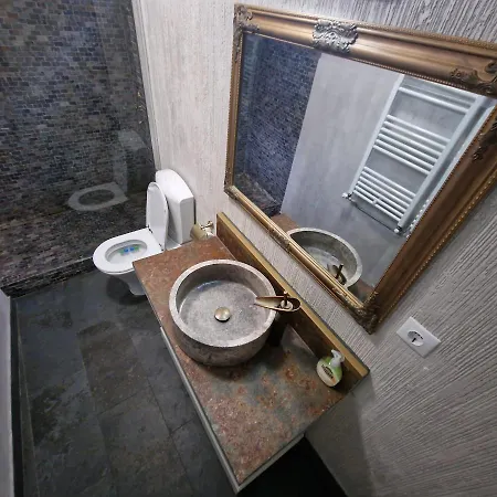 Central Park Apartment-3