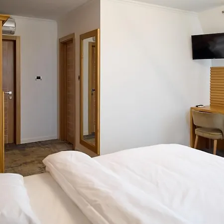Motel Eden-2