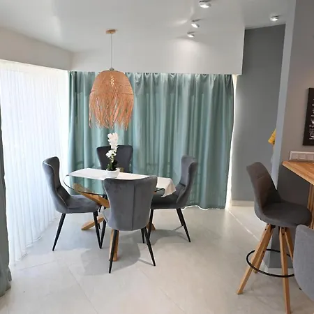 H49 Jacuzzi Penthouse-Adults Only-2