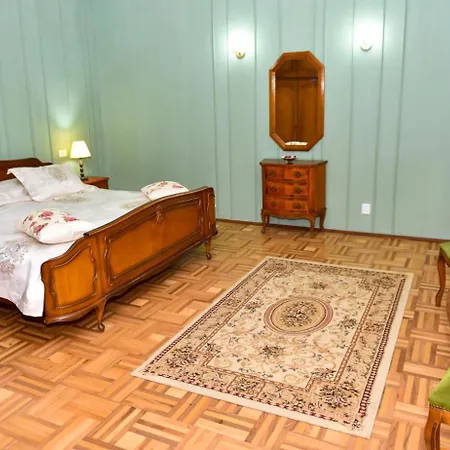 Former Ceausescu's Vila Crizantema-2
