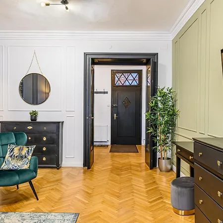 Colins Place-3