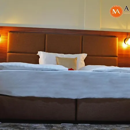 Motel Alaska-2