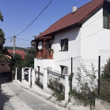R-House-3