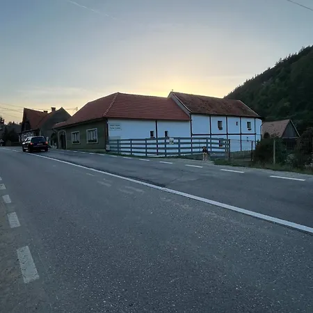 Guest House Piatra Craiului-3