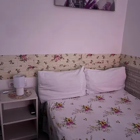 Small Studio2-3