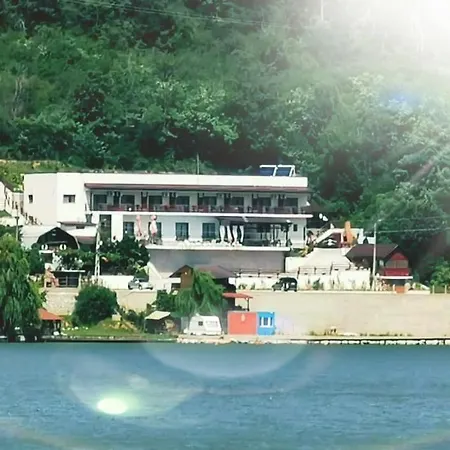 Pensiunea Rozelor-3