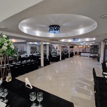 Caprice Deluxe Accomodation-2
