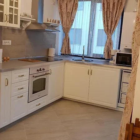 Apartament Ultracentral Monadin 2-2