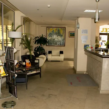 Hotel Seven-3