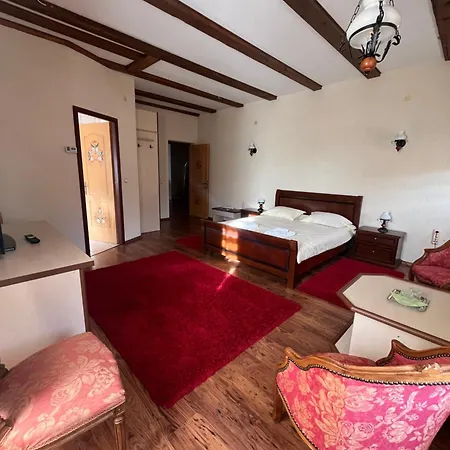 Luna House-3