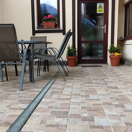 Casa cu Flori-3