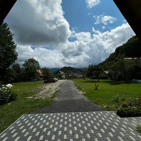 Bran Cozy Chalet-3