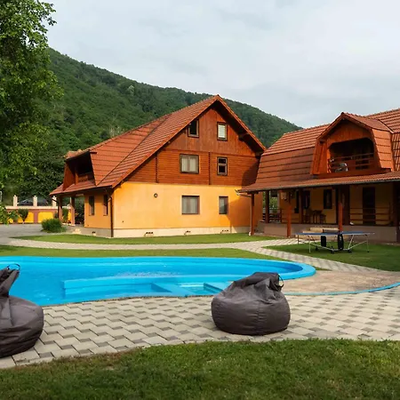 Cabana Sargetia-3