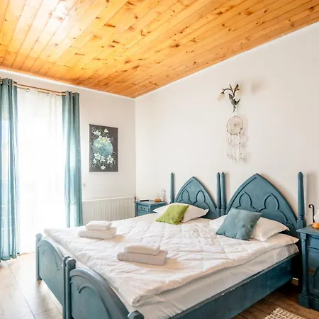Dinvis Apartments-3