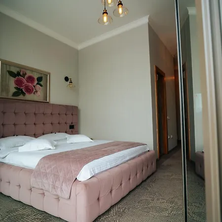 Hotel Roser House Boutique - pe malul lacului Colibita-2