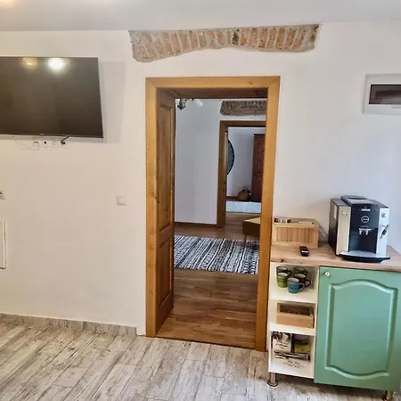 Stone Way Apartment-3