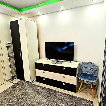 Luxury Paul Apartment Green, Private & Accessible-3