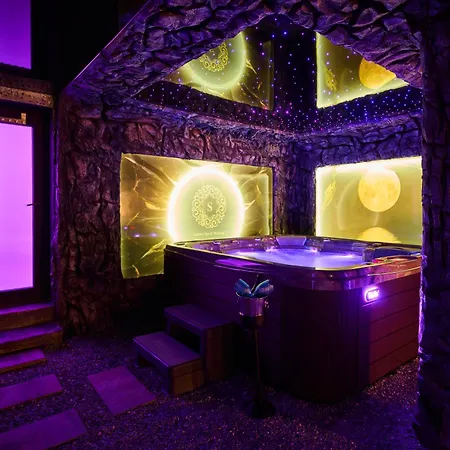 Sianisia Adults Only & Private Spa-3