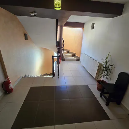 Pensiunea Public House-2