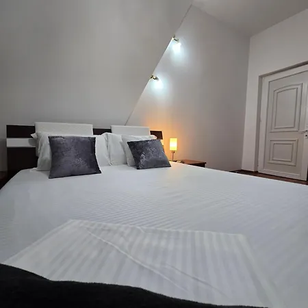 Bonton Rooms-2