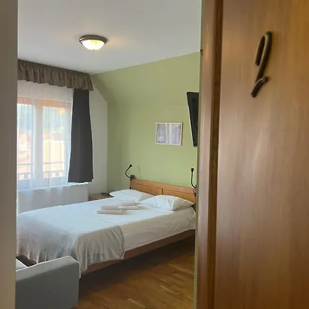 Sobanya Panzio-3
