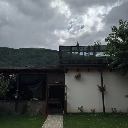Amandra Chalet-2