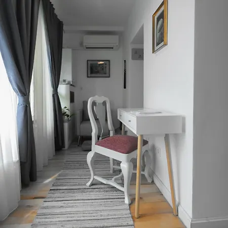 Yellowboot Aparthotel-3