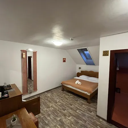 Cetățuia - Ultra-Central Râșnov Stay - Parking&Nature Close to Bran, Dino Parc&More-2