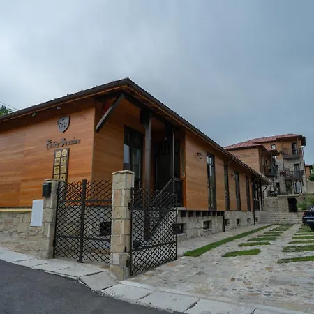 Felix Pension-3