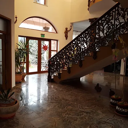 Liz Residence-2
